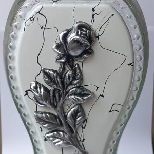 Svece stiklā ar rozi sudraba krāsā