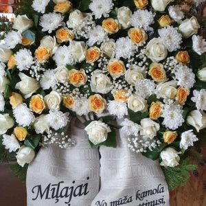 Bēru vainagi ar lenti € 92,00-200,00 PVN