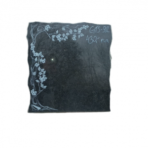 Piemineklis granīta melns ar zīmējumu